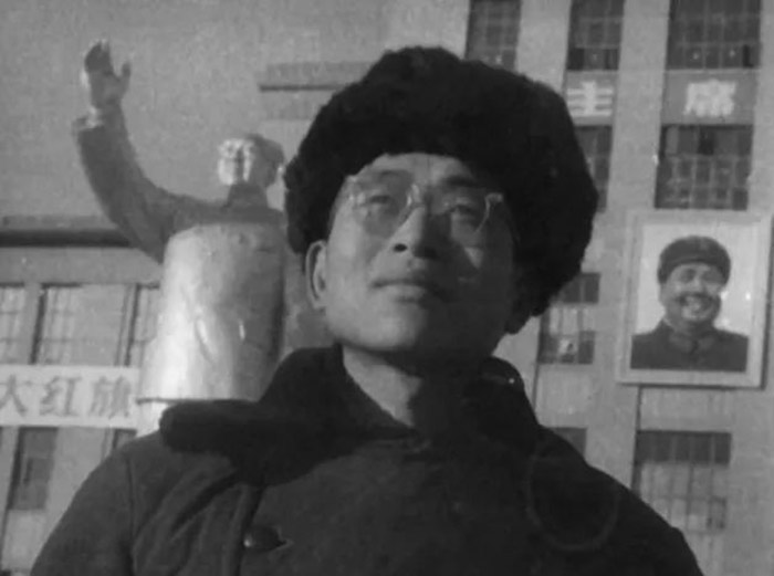 1966年，司徒兆光從蘇聯(lián)歸國，為北京工業(yè)學(xué)院創(chuàng)作毛主席雕像.jpg