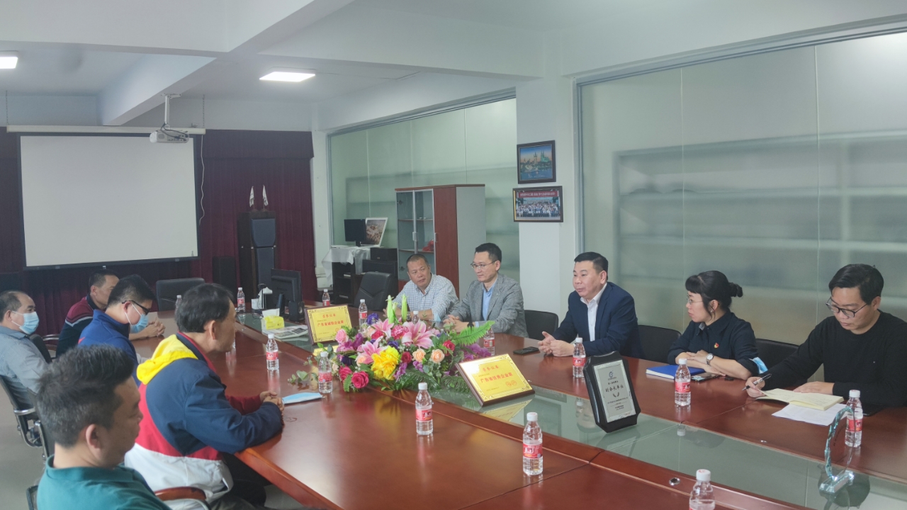 2聯(lián)合龍勝商會(huì)與轄區(qū)腳輪、汽配代表企業(yè)開展行業(yè)座談會(huì)，交流行業(yè)發(fā)展趨勢和產(chǎn)業(yè)發(fā)展升級(jí)思路.jpg