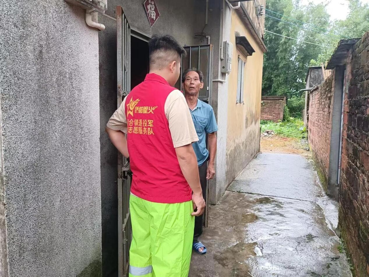 7月 抗臺風，顯本色！開平市退役軍人志愿者防汛抗臺沖鋒在前_7