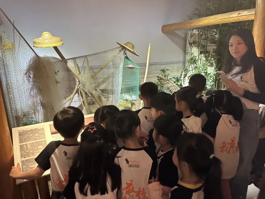 “品非遺雅韻 頌愛(ài)國(guó)華章”2025年開(kāi)平市社會(huì)主義核心價(jià)值觀教育活動(dòng)在開(kāi)平非遺館舉行